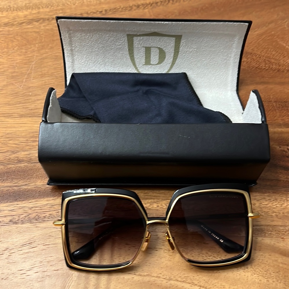 Dita Narcissus Oversized Square Sunglasses